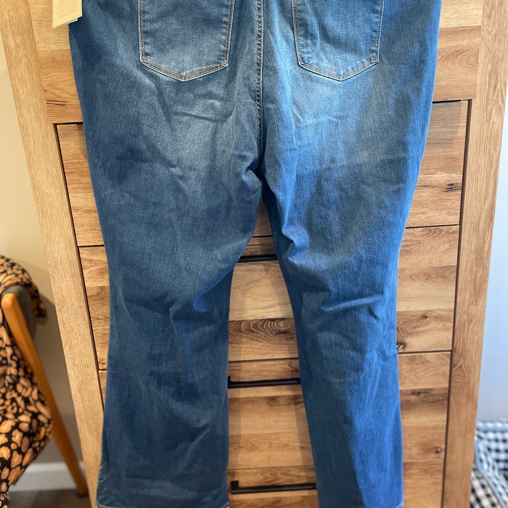 Women’s 20W Flare stretchy Blue Jeans Jessica Simpson brand